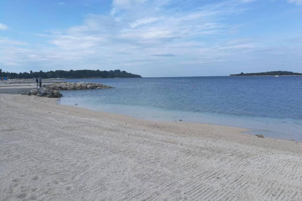 Apartman Near Fazana-500 From The Sea Exteriör bild