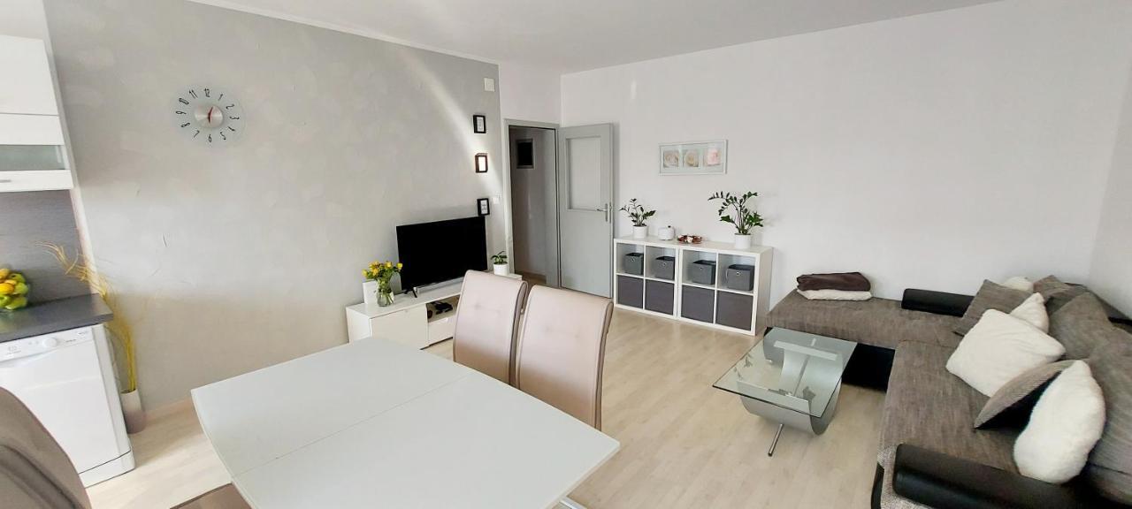 Apartman Near Fazana-500 From The Sea Exteriör bild